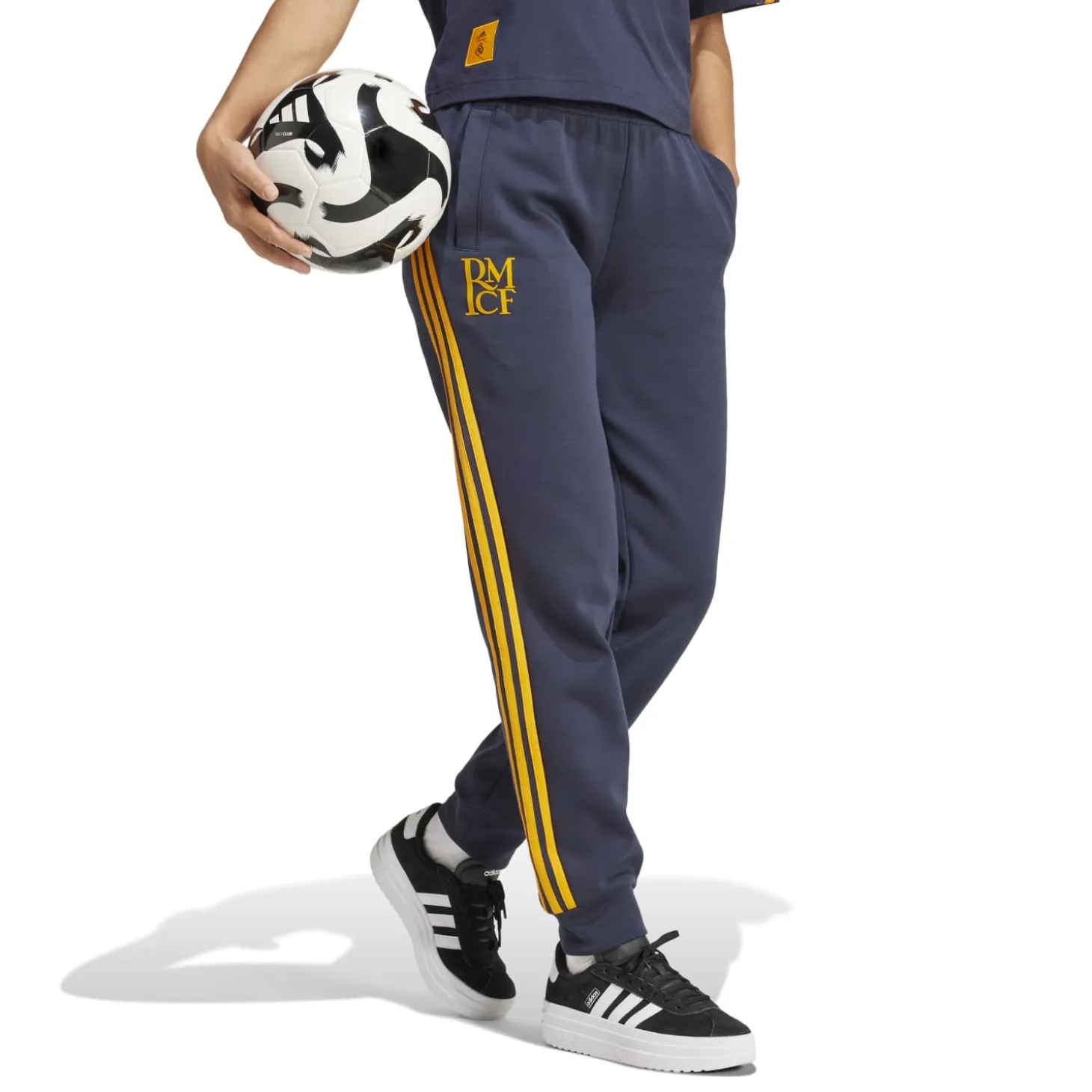 Mujer Adidas España, S.A.U Pantalones*Pantalón Mujer adidas SZN Azul Marino 24/25