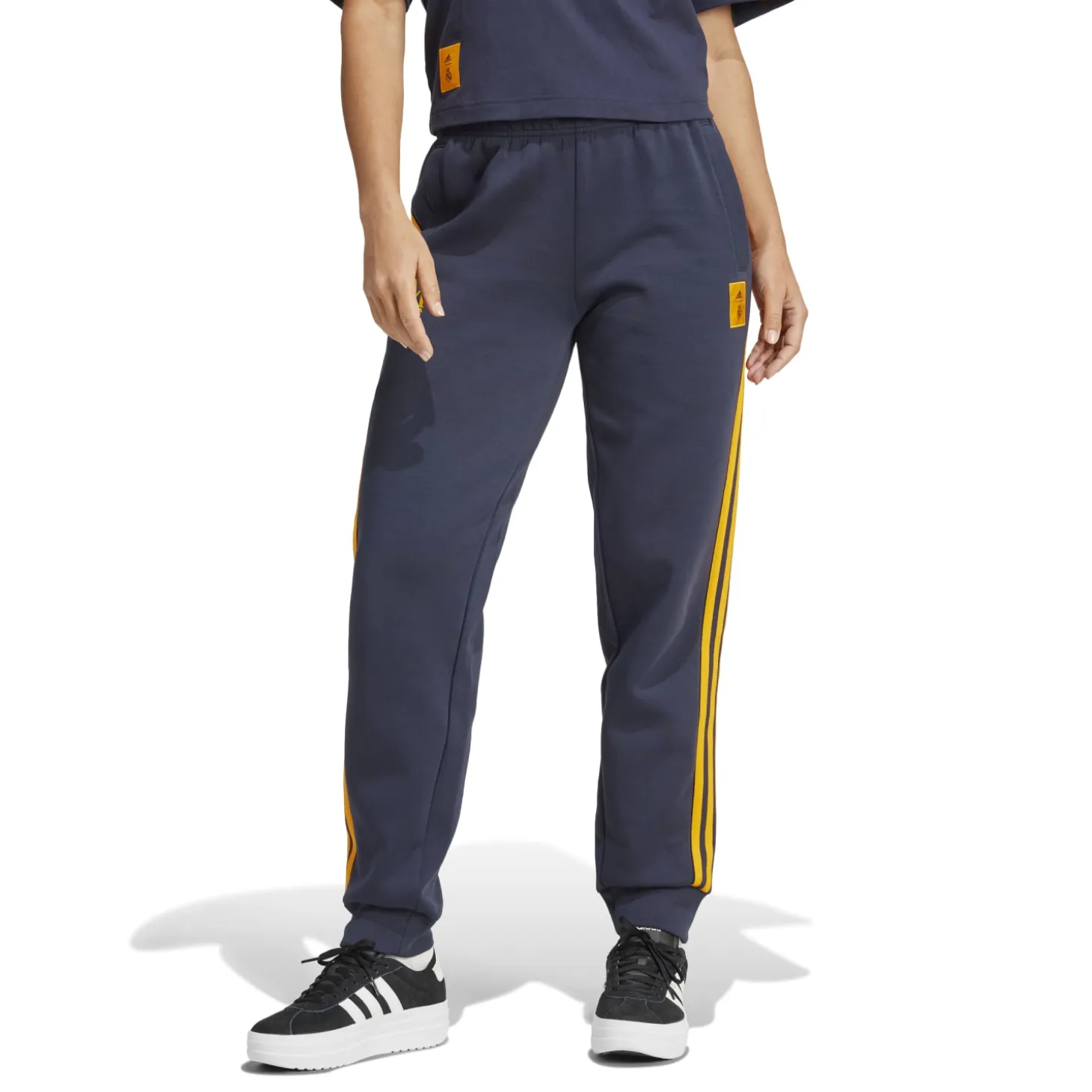 Mujer Adidas España, S.A.U Pantalones*Pantalón Mujer adidas SZN Azul Marino 24/25