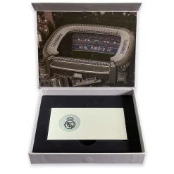 Pursuit 3 Vuelta Al Cole|Memorabilia*Pieza Vestuario Estadio Santiago Bernabéu – Madera Blanca